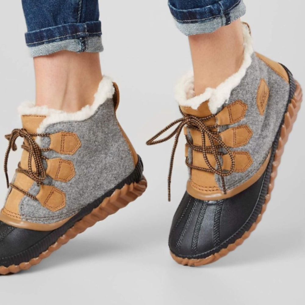 NWT Sorel Out N About Plus Booties, Waterproof